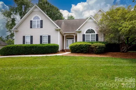 2067 Winding Oak Rd, Rock Hill, SC 29732