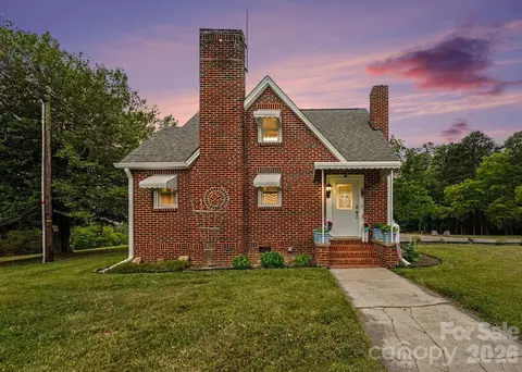 1951 Us Hwy 158 Hwy, Mocksville, NC 27028