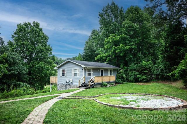 3122 Zion Church Rd, Hickory, NC 28602