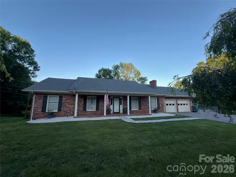 1692 Pads Rd, North Wilkesboro, NC 28659