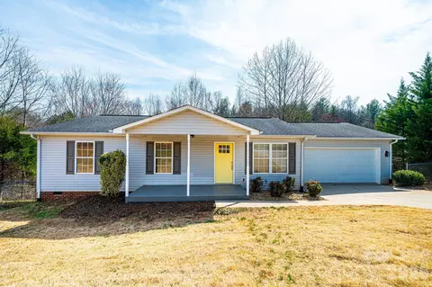 1337 Gallatin Ln, Hudson, NC 28638