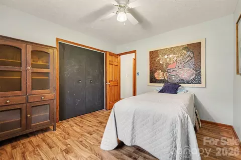 Bedroom - 4432 Bennett Rd, Morganton, NC 28655 photo 2 of 6