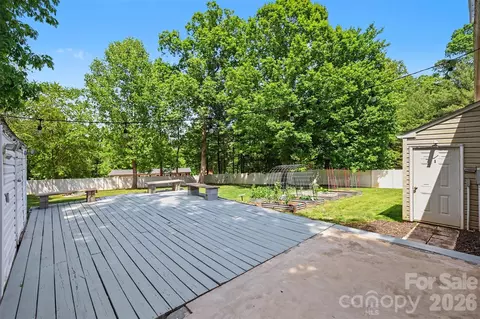 Exterior - 4432 Bennett Rd, Morganton, NC 28655 photo 4 of 6