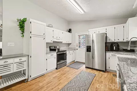 Kitchen - 4432 Bennett Rd, Morganton, NC 28655 photo 2 of 4