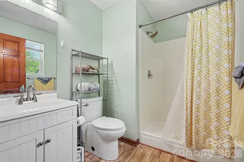 Bath - 4432 Bennett Rd, Morganton, NC 28655 photo 3 of 3