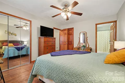Bedroom - 4432 Bennett Rd, Morganton, NC 28655 photo 4 of 6