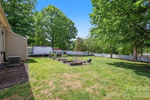 Exterior - 4432 Bennett Rd, Morganton, NC 28655 photo 3 of 6