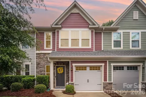 407 Park Meadows Dr, Matthews, NC 28104