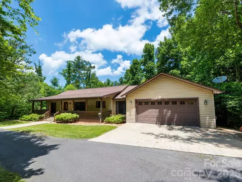 11 Robin Ln, Weaverville, NC 28787