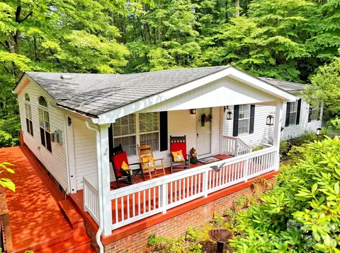 315 Oakstone Dr, Waynesville, NC 28785