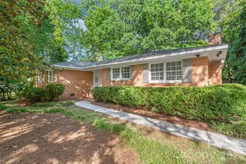 1612 Redcoat Dr, Charlotte, NC 28211