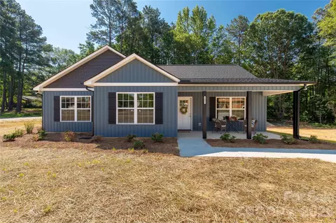 2489 Pineview Dr, Lancaster, SC 29720