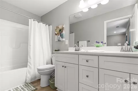 Bath - 2489 Pineview Dr, Lancaster, SC 29720 photo 1 of 2