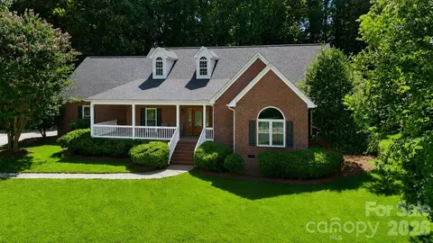 10846 Tyler Brook Ln, Charlotte, NC 28227