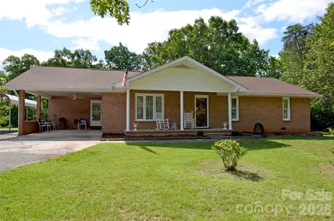 848 Deer Park Rd, Nebo, NC 28761