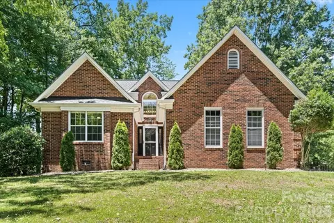 100 Diamond Dr, Mooresville, NC 28117
