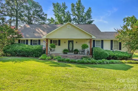 1240 Ponderosa Dr, Cassatt, SC 29032
