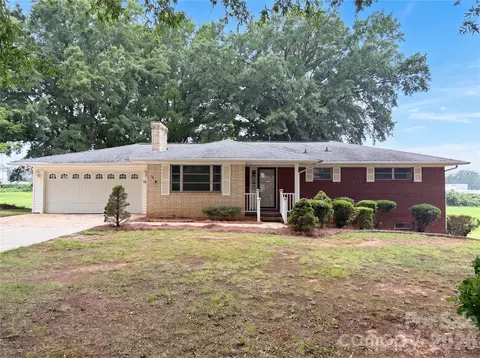 1580 W Cloaninger Ave, Statesville, NC 28625