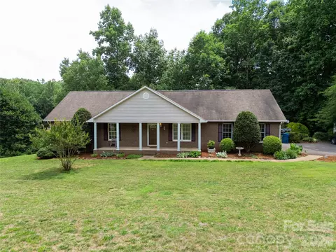 1724 Wellington Ave, Newton, NC 28658