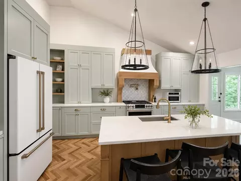 12029 Spinnaker Dr, Fort Mill, SC 29708