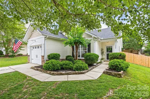 1732 Crabapple Tree Ln, Charlotte, NC 28214