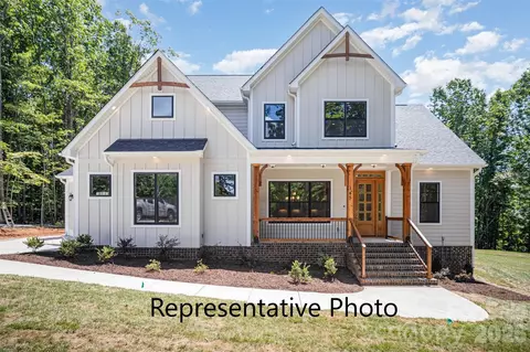627 Short Stroll 34 Ct #34, Clover, SC 29710