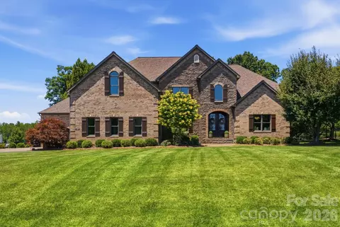 142 Riverchase Ln, Mooresville, NC 28115