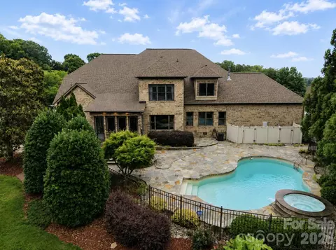 142 Riverchase Ln, Mooresville, NC 28115