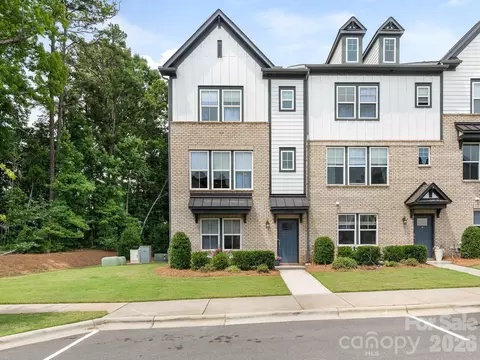 15004 Bayou Dr, Charlotte, NC 28277