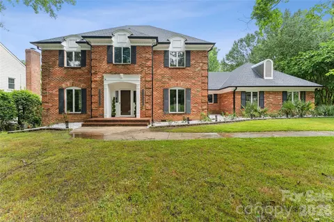 2814 Winding Oak Dr, Charlotte, NC 28270