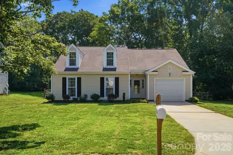 8917 Danson Dr, Charlotte, NC 28277