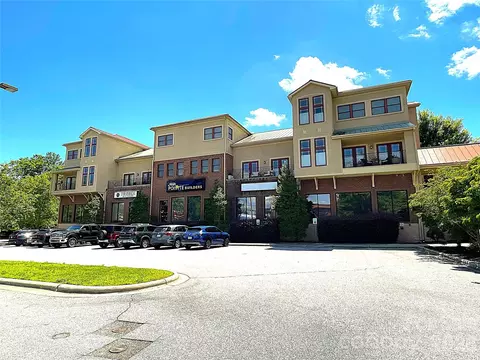 475 S Church H St #H, Hendersonville, NC 28792