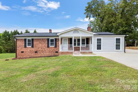 904 Long St, Oakboro, NC 28129