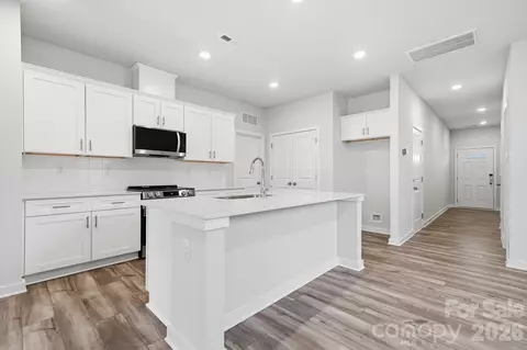 Entry Way - 2942 31st Ne St NE, Hickory, NC 28601 photo 1 of 1
