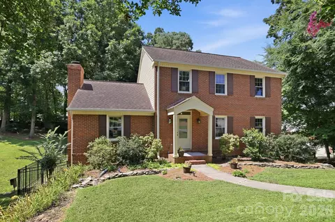340 Walnut Point Dr, Matthews, NC 28105