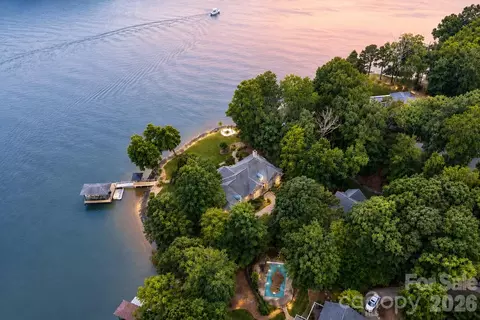 2161 Windy Oaks Rd, Fort Mill, SC 29708