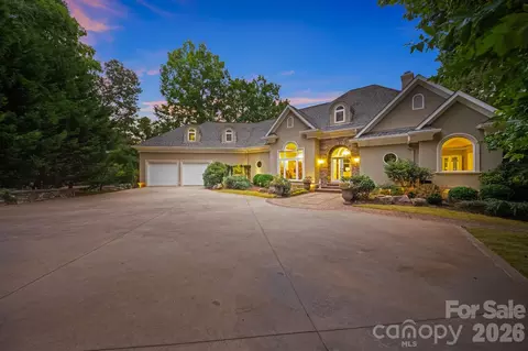 2161 Windy Oaks Rd, Fort Mill, SC 29708