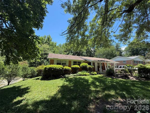 67 Wagon Rd, Asheville, NC 28805