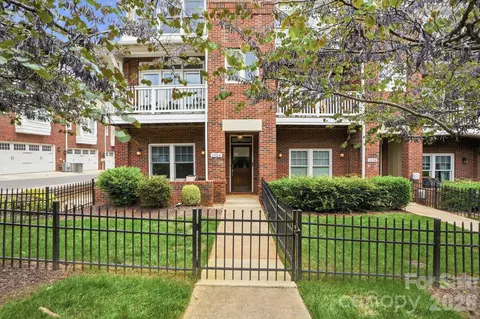1024 Wesley Park 10 Ln #10, Charlotte, NC 28208