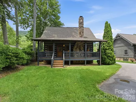 18 Rachels Cir, Maggie Valley, NC 28751