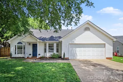 132 Brookhollow Dr, Mount Holly, NC 28120