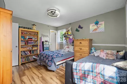Bedroom - 35 Glendale Dr, Spruce Pine, NC 28777 photo 2 of 5