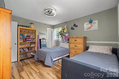 Bedroom - 35 Glendale Dr, Spruce Pine, NC 28777 photo 3 of 4