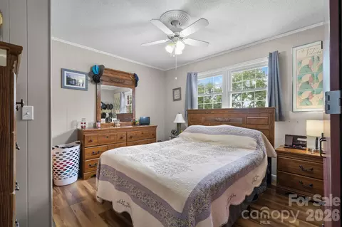 Bedroom - 35 Glendale Dr, Spruce Pine, NC 28777 photo 4 of 5