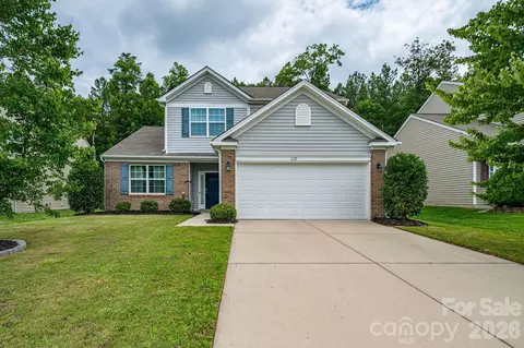 612 Augustus Ln, Mount Holly, NC 28120