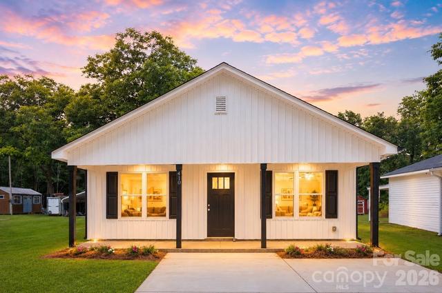 410 Peachtree St, Albemarle, NC 28001