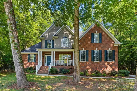 2035 Slippery Rock Cv, Clover, SC 29710