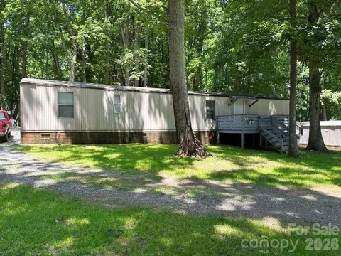 225 Starlight Dr, Lincolnton, NC 28092