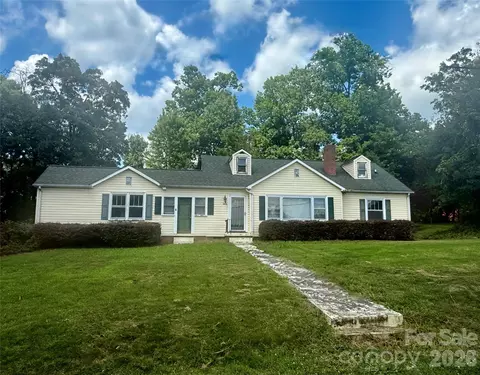 303 Cavin Ave, Mount Holly, NC 28120