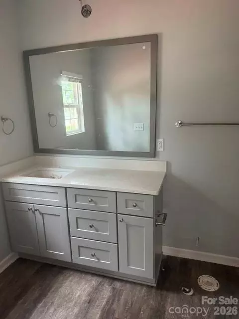 Bath - 208 E 15th St, Salisbury, NC 28144 photo 2 of 3